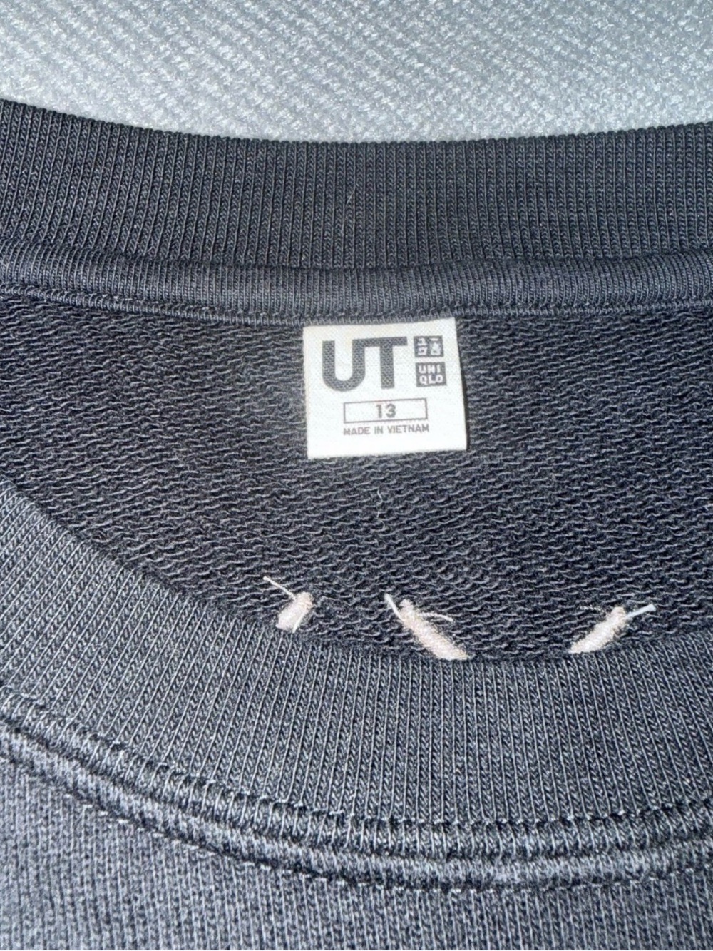 Uniqlo x KAWS Black Crewneck Sweater Companion Graphic Ch/13 - Adult Sm Pullover - Picture 8 of 9